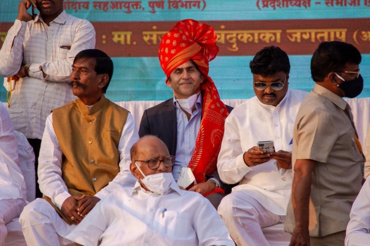 Group CEO Of Indiana Group, Prashant Hingorani felicitated in the presence of Sharad Pawar for the Supply of Essentials During the Pandemic