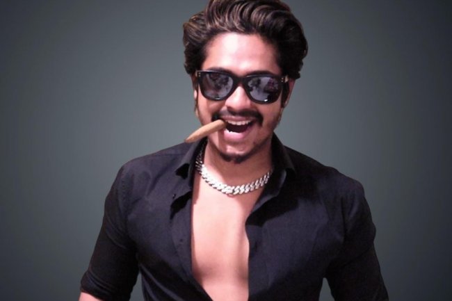 Love specialist or a leading authority on personality growth — that's Sarthak Goel.