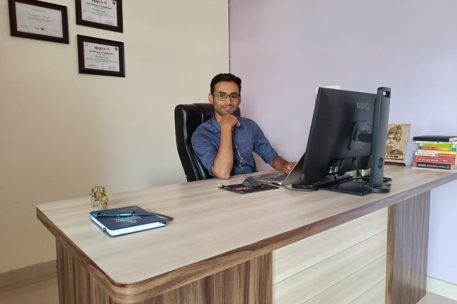 Young entrepreneur Pradeep unveils a revolutionary tool for downloading any video from social media applications.