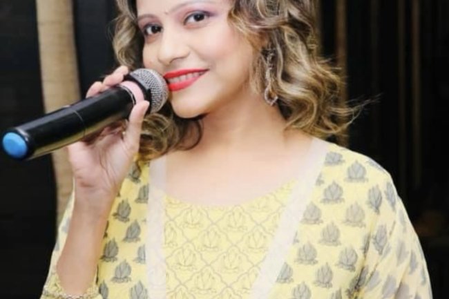 SANGEETA SANGHVI: vocalist, band, live performer!