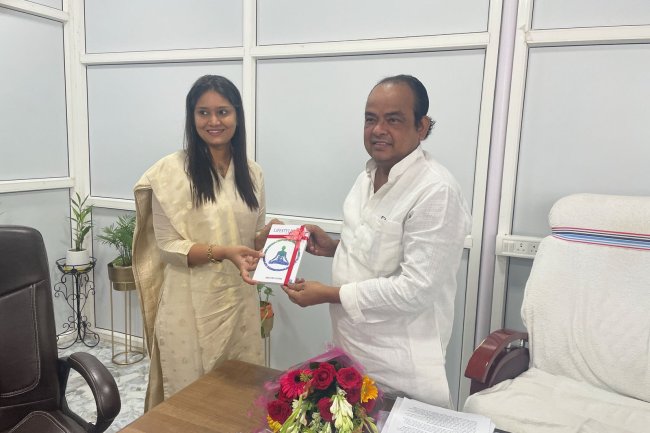 Kanchan Verma Honoured for the book “Lifestyle Reset” by Health Minister Shri Irfan Ansari